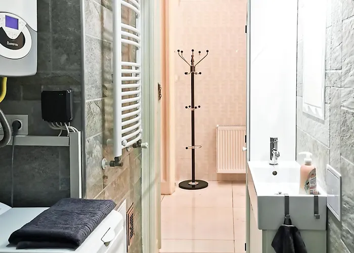 Ditroi Large Apartamento