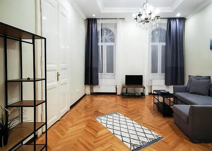 Ditroi Large Apartamento Budapeste